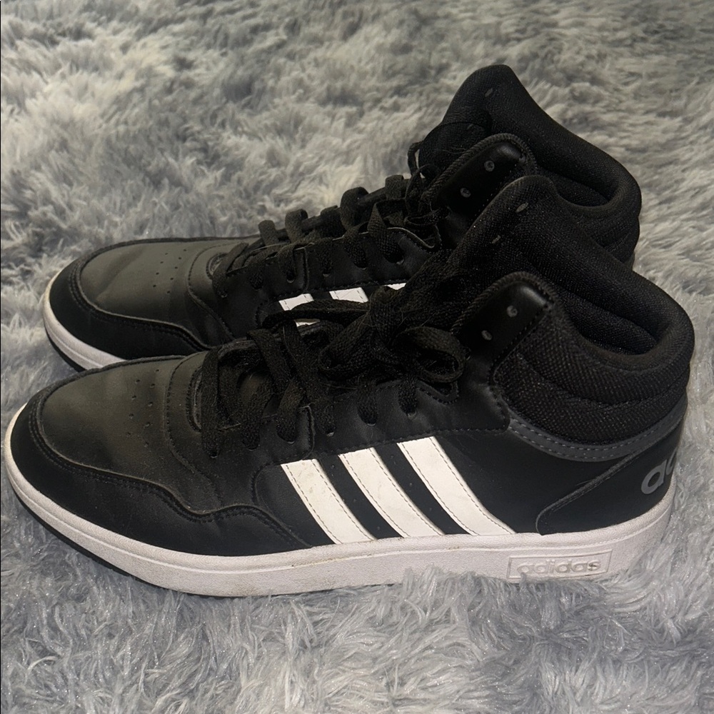 Adidas Men's Black Sneakers with White Accents like new! 91/2